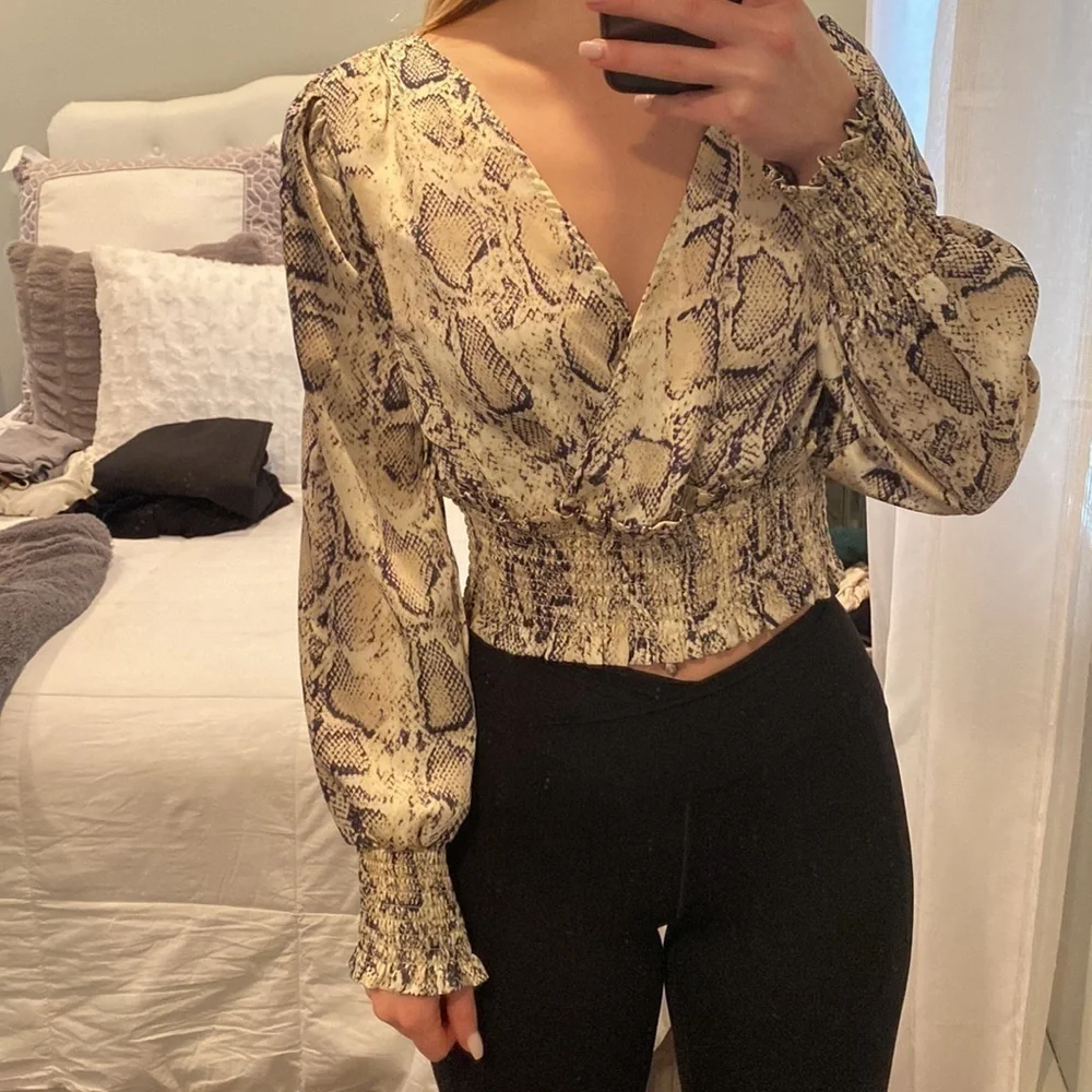 Aqua snakeskin top - Picture 3 of 3